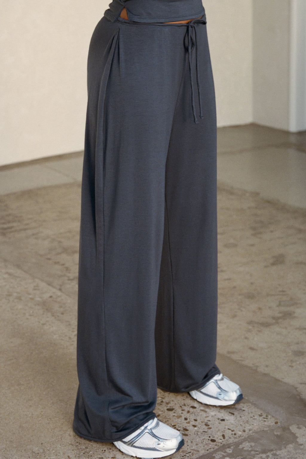 Essential Straight Leg Pant